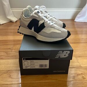 New Balance 327 Sneakers